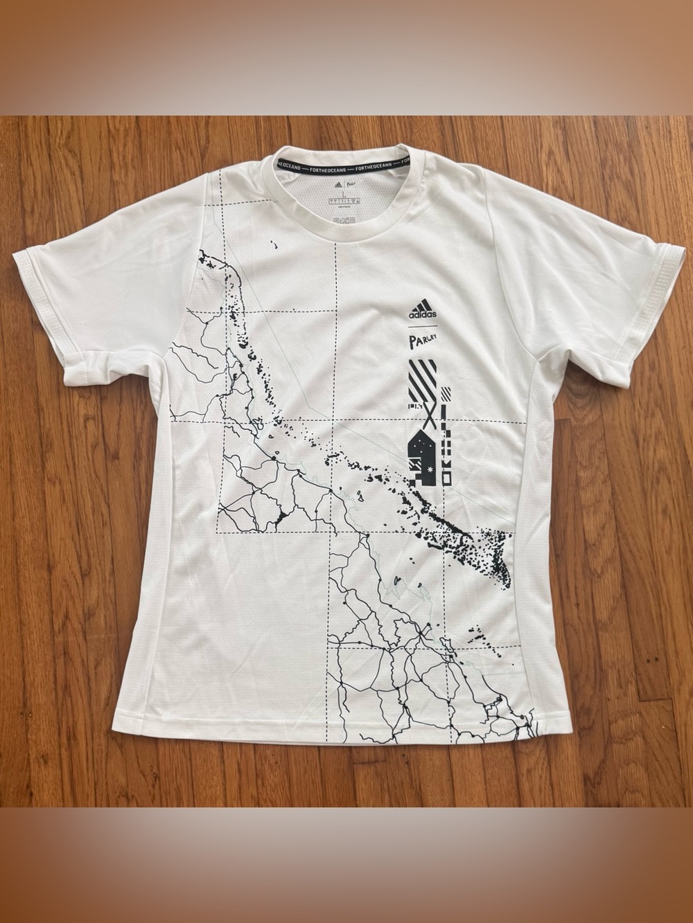 Adidas Parley Men’s Tennis White Graphic Performance Tee L Athletic